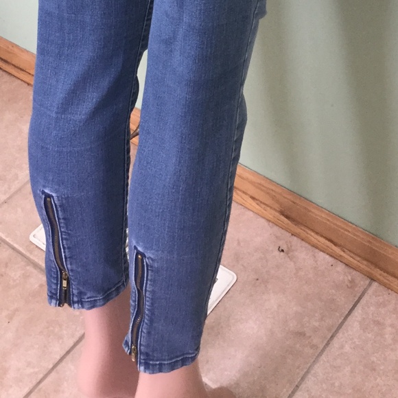 Blue  Jeans with zipper at the calf - Picture 2 of 5